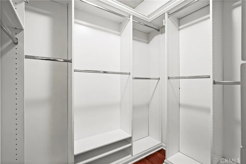 Additional image 50 of 18409 Collins Street Unit D, Tarzana, CA 91356