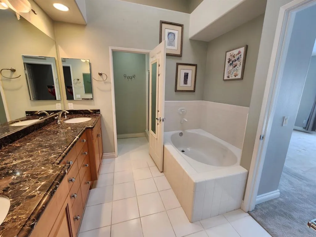 Additional image 23 of 8597 Via Mallorca Unit F, La Jolla, CA 92037