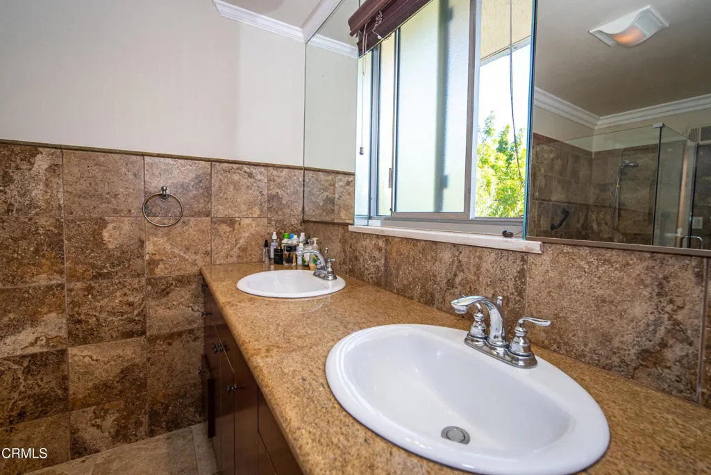 Additional image 139 of 2460 Las Positas Road, Glendale, CA 91208