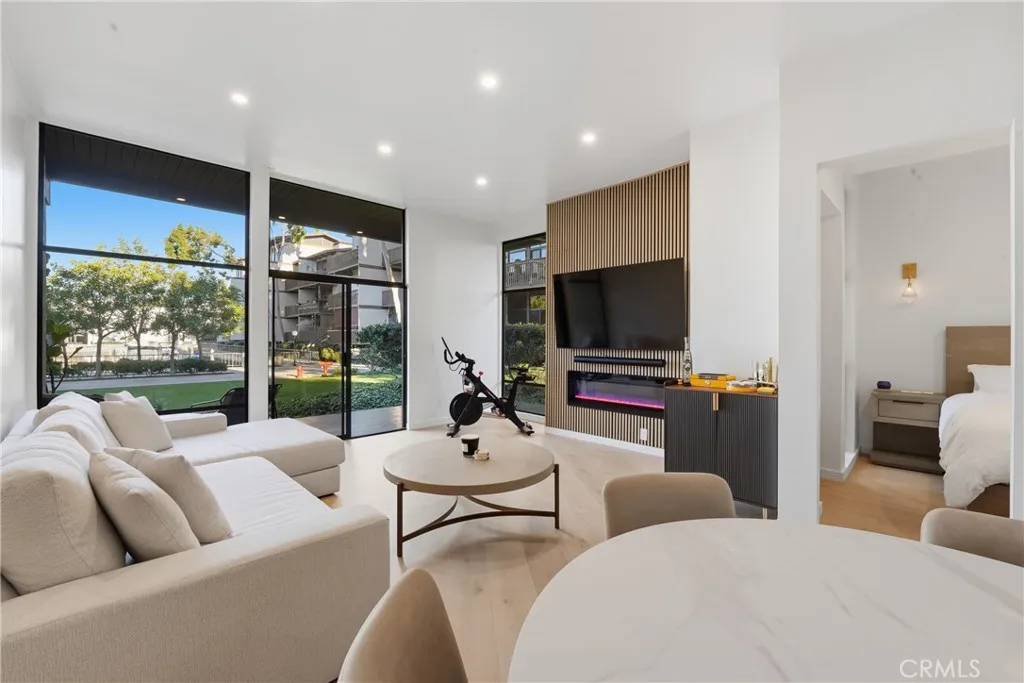 Additional image 38 of 8103 Marina Pacifica Dr N, Long Beach, CA 90803