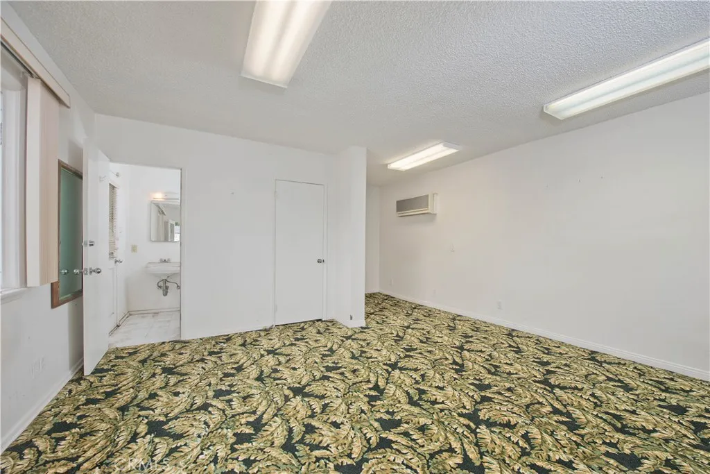 Additional image 52 of 19732 Henshaw, Woodland Hills, CA 91364