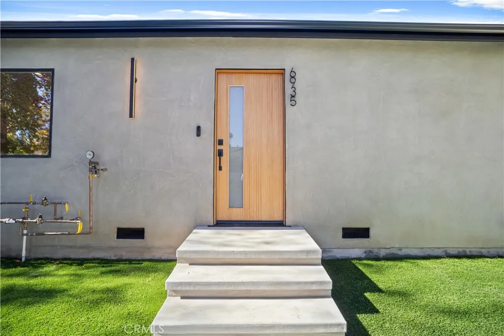 Additional image 10 of 6935 Jellico Avenue, Lake Balboa, CA 91406