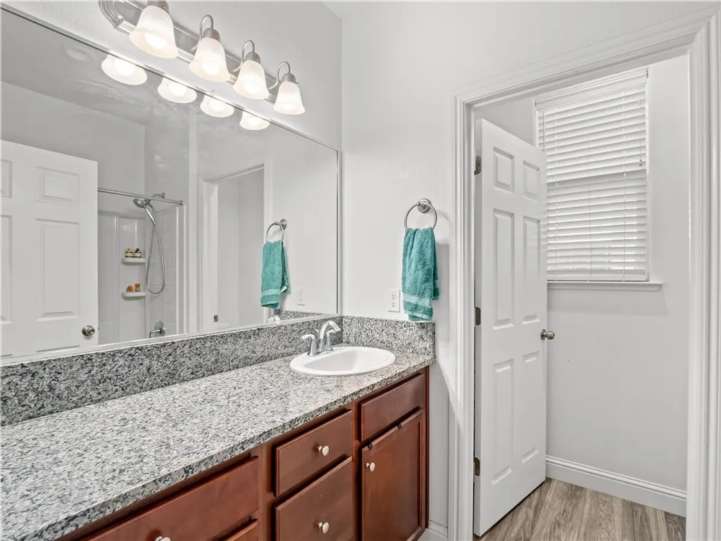 Additional image 28 of 425 Karen Ave, Kerman, CA 93630