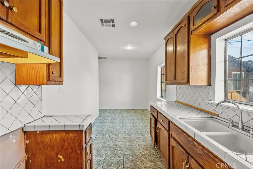 Additional image 100 of 12924 Sproule, Sylmar, CA 91342