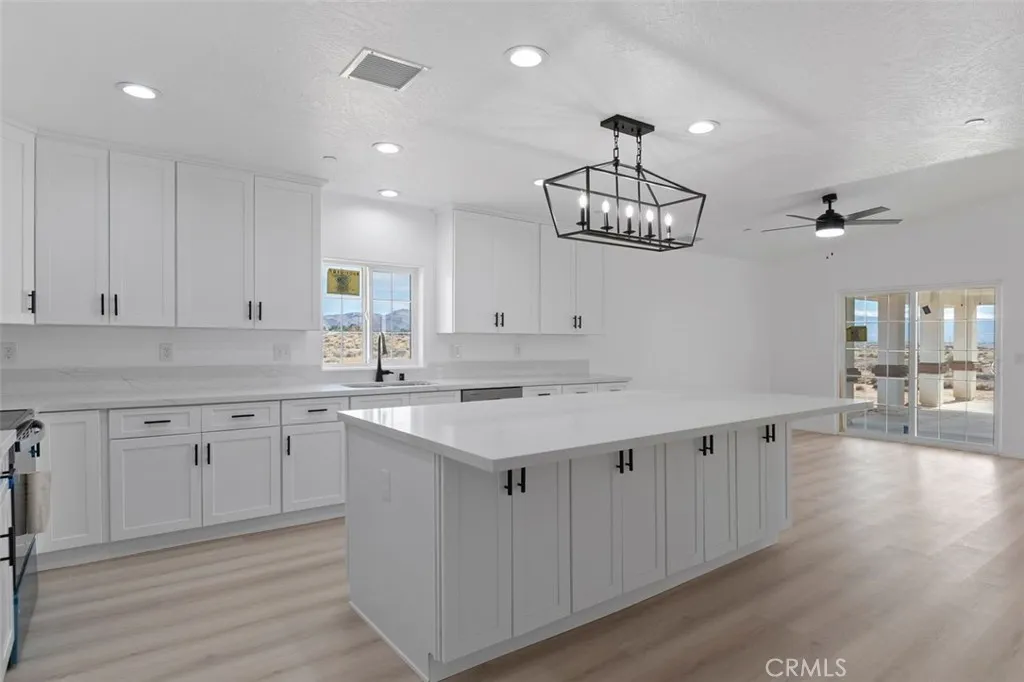 Additional image 77 of 16925 Nanticoke, Apple Valley, CA 92307