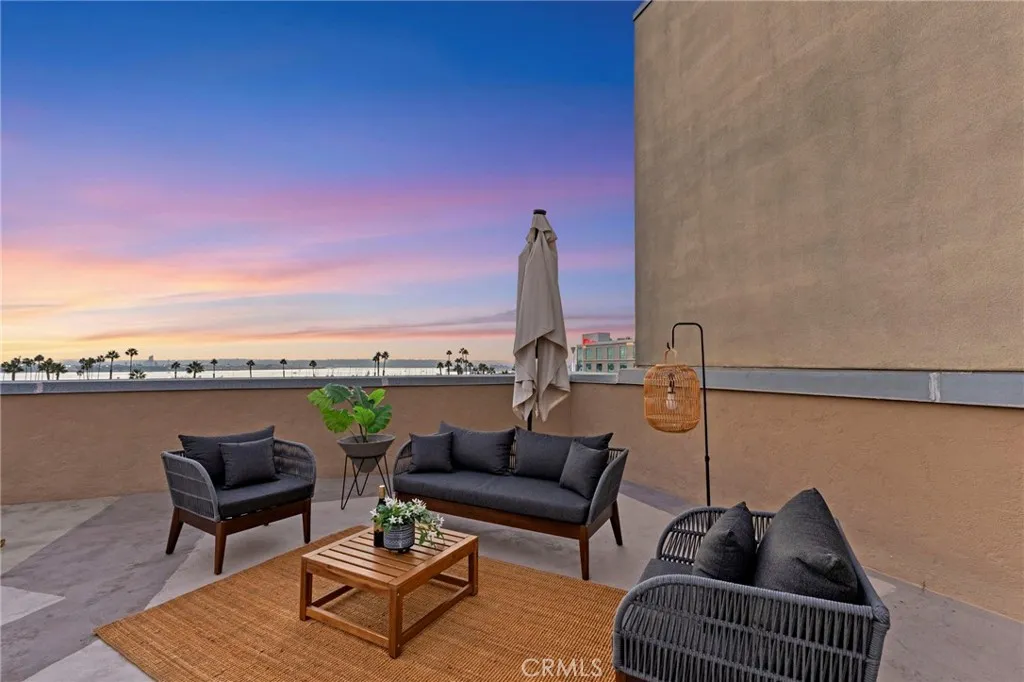 Additional image 67 of 941 W Hawthorn St Unit 9, San Diego, CA 92101