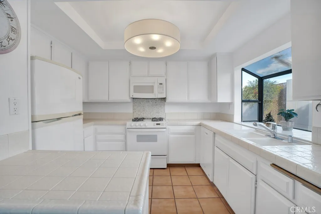 Additional image 52 of 19431 Sherman Way Unit 10, Reseda, CA 91335