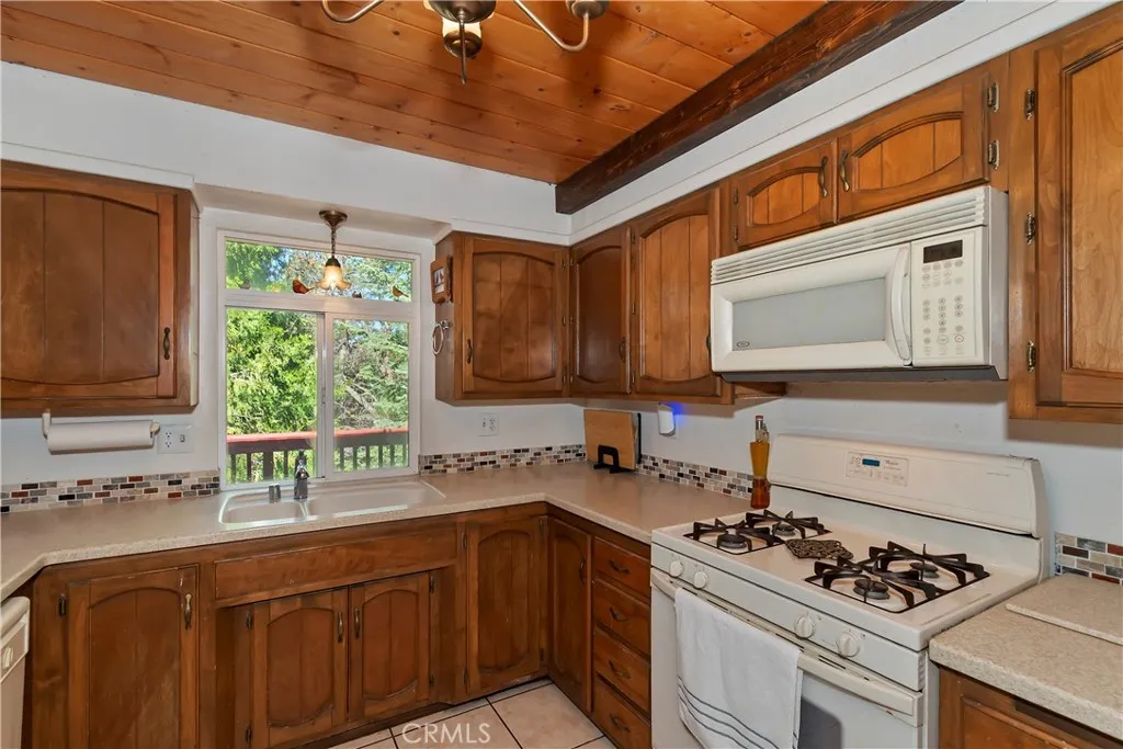 Additional image 46 of 30580 Live Oak Dr, Running Springs, CA 92382