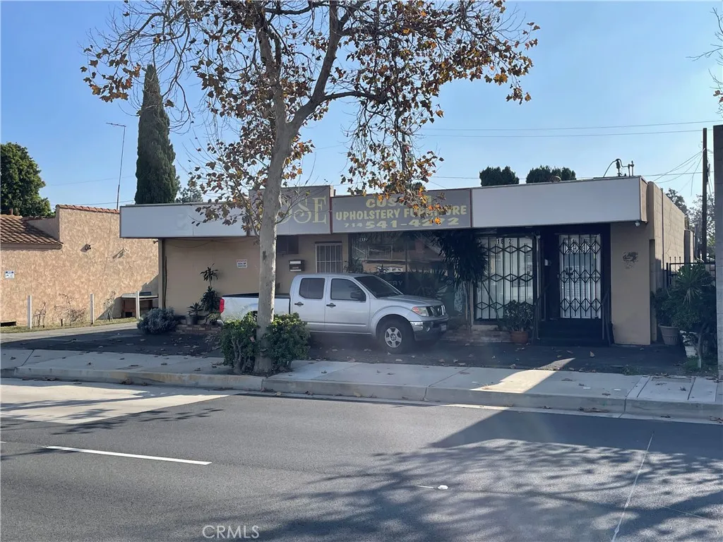 Additional image 3 of 1852 W 17th St, Santa Ana, CA 92706