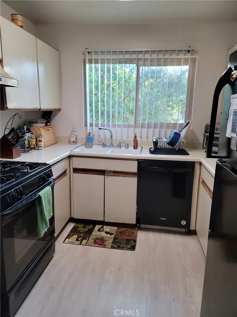 Additional image 19 of 2410 N Towne Avenue Unit 37, Pomona, CA 91767