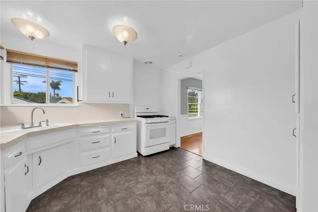 Additional image 55 of 8301 Reading Avenue, Los Angeles, CA 90045