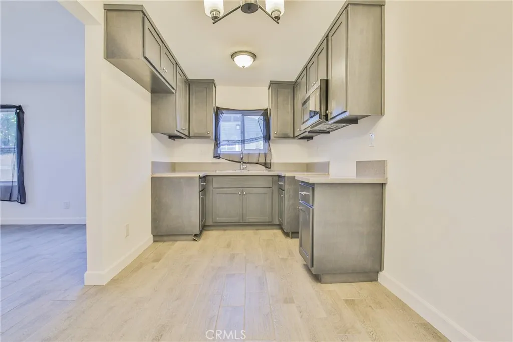 Additional image 9 of 10955 S Spring Street, Los Angeles, CA 90061