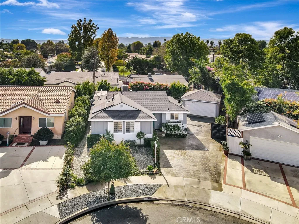 Additional image 87 of 17232 Elkwood St, Lake Balboa, CA 91406