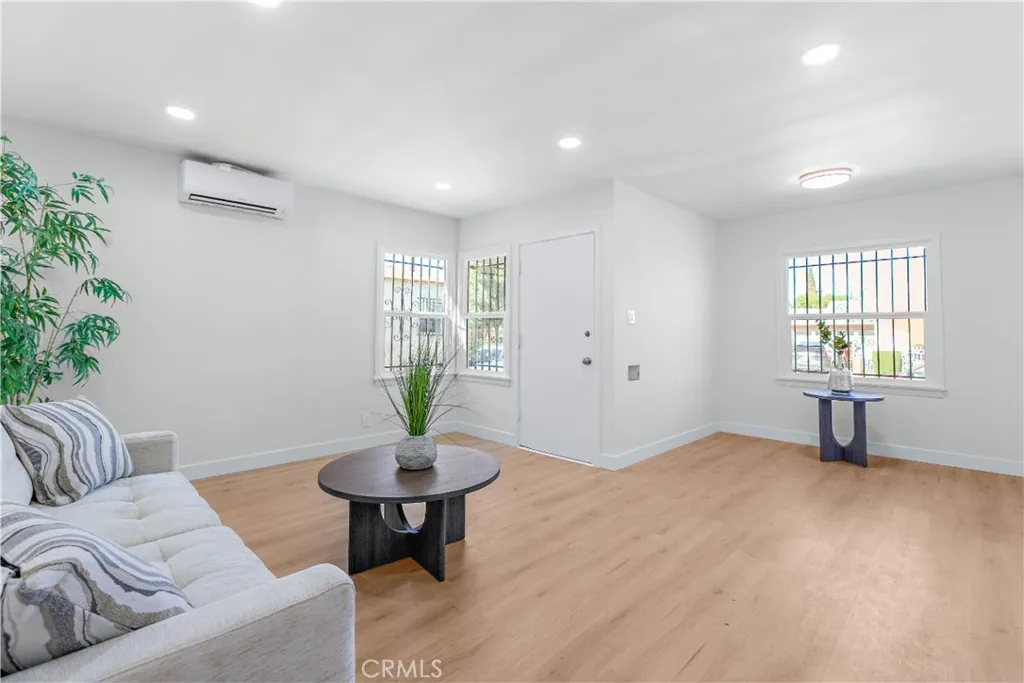 Additional image 3 of 870 E 148th St, Compton, CA 90220