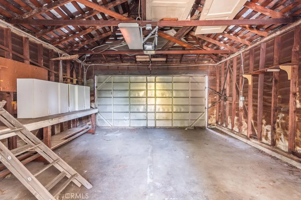 Additional image 140 of 12500 Martha St, Valley Village, CA 91607