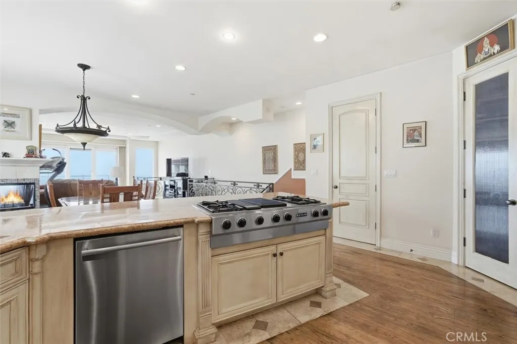 Additional image 61 of 814 Esplanade Unit A, Redondo Beach, CA 90277