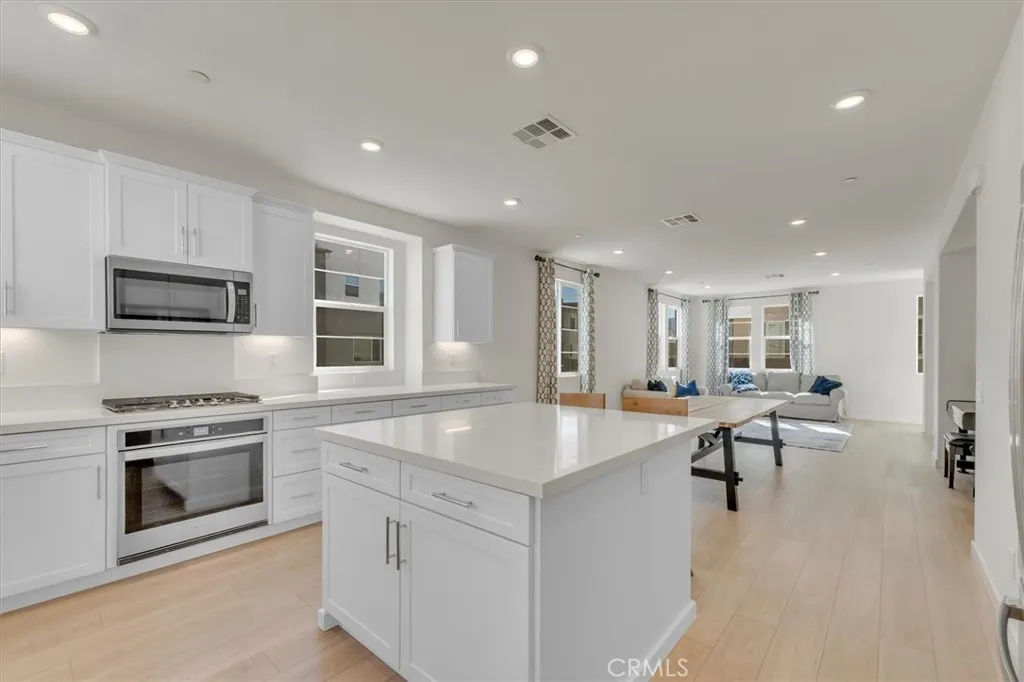 Additional image 32 of 27116 Valley Oak Place, Valencia, CA 91355