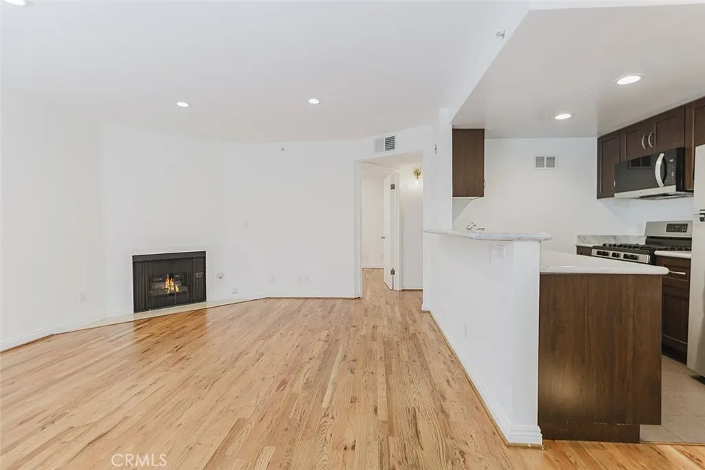 Additional image 3 of 1116 E Palmer Avenue Unit 11, Glendale, CA 91205