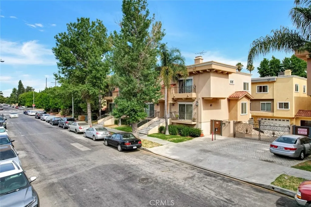 Additional image 89 of 13629 Wyandotte Street Unit 111, Van Nuys, CA 91405