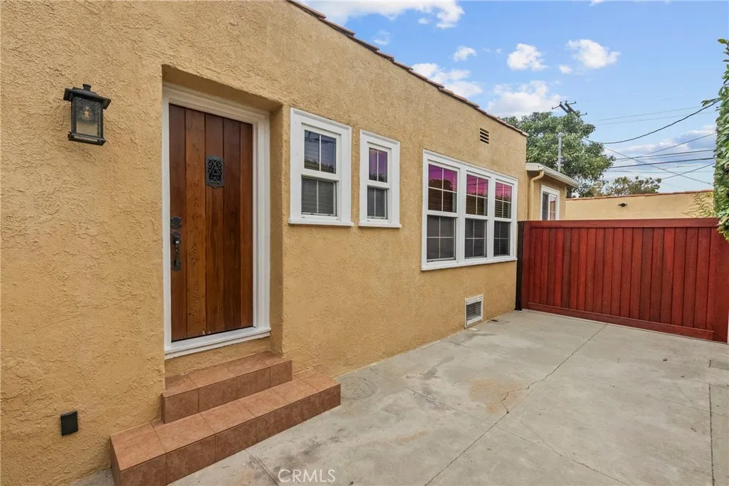 Additional image 92 of 2928 11th St, Los Angeles, CA 90018