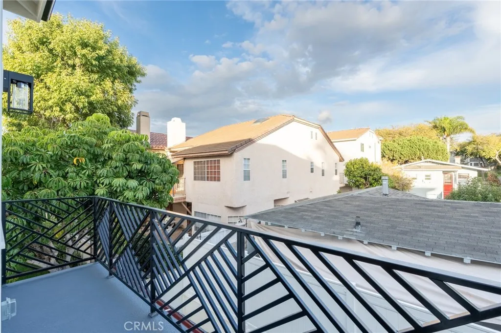 Additional image 18 of 110 S Irena Avenue Unit B, Redondo Beach, CA 90277