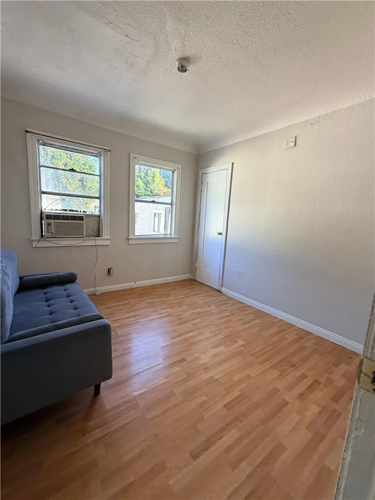 Additional image 19 of 2452 Adriatic Ave, Long Beach, CA 90810