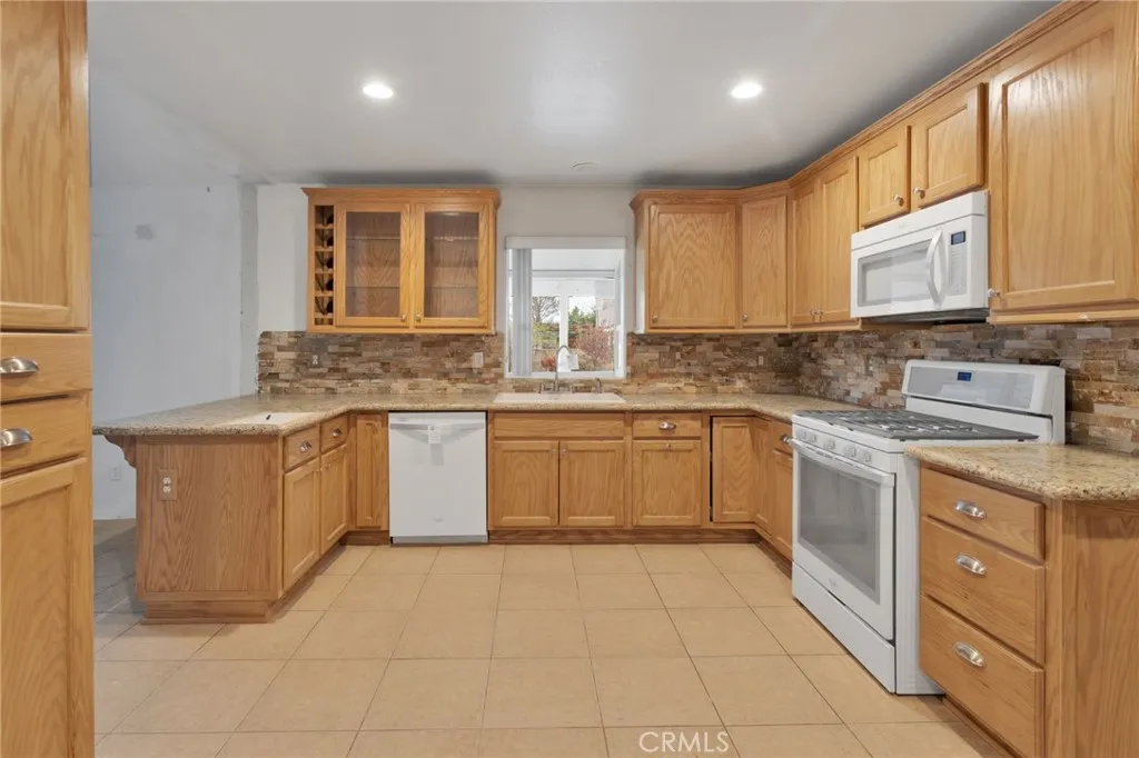 Additional image 10 of 13934 Okesa Rd, Apple Valley, CA 92307