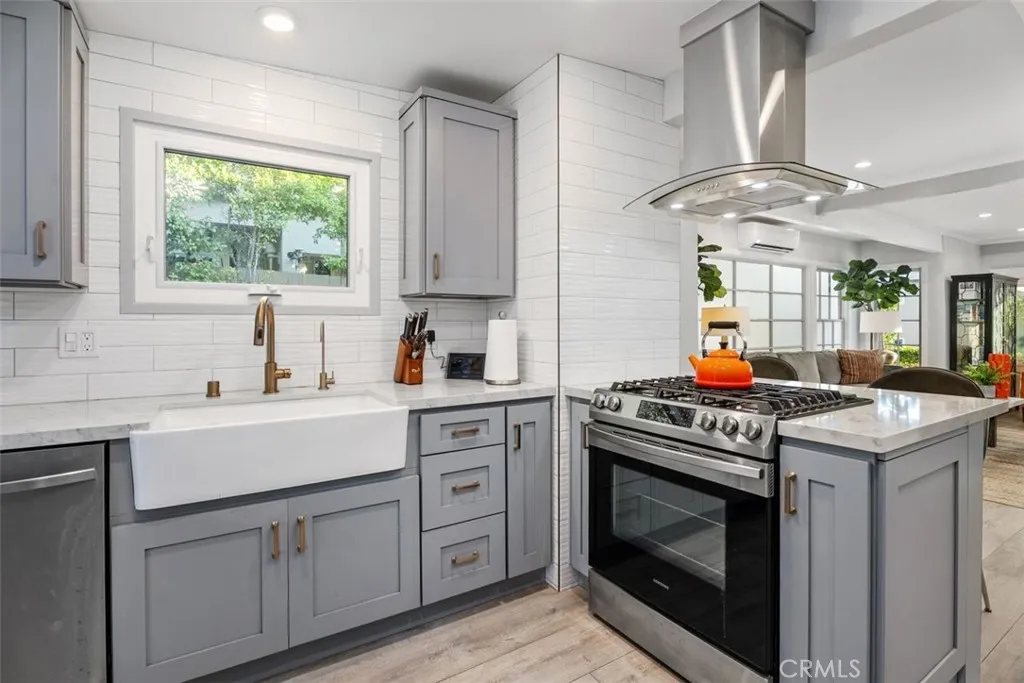 Additional image 11 of 414 Cypress Dr, Laguna Beach, CA 92651