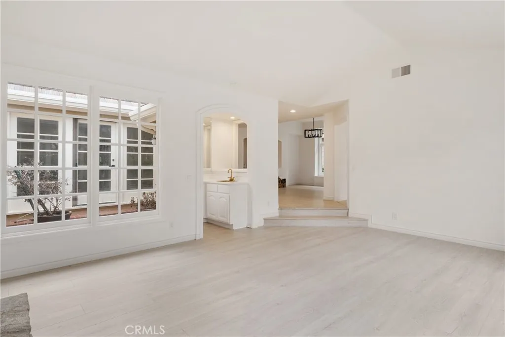 Additional image 19 of 19371 Woodlands Ln, Huntington Beach, CA 92648