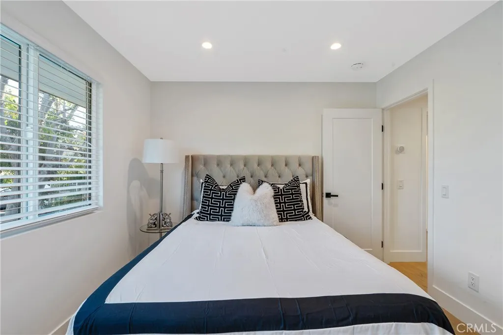 Additional image 110 of 23534 Aetna st, Woodland Hills, CA 91367