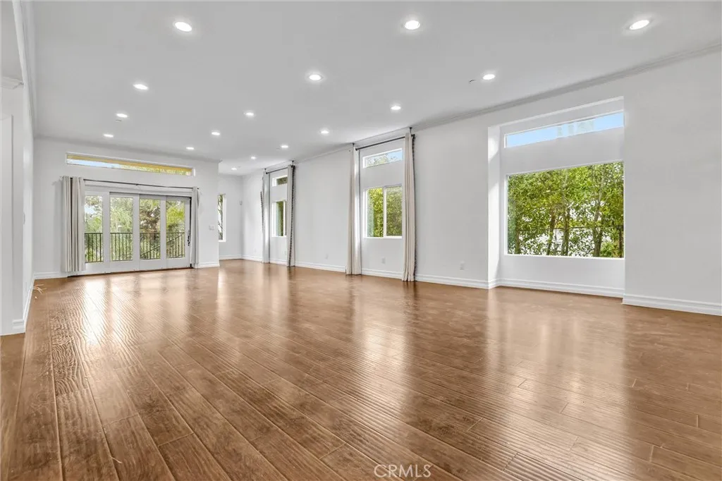 Additional image 40 of 22202 Avenue San Luis, Woodland Hills, CA 91364