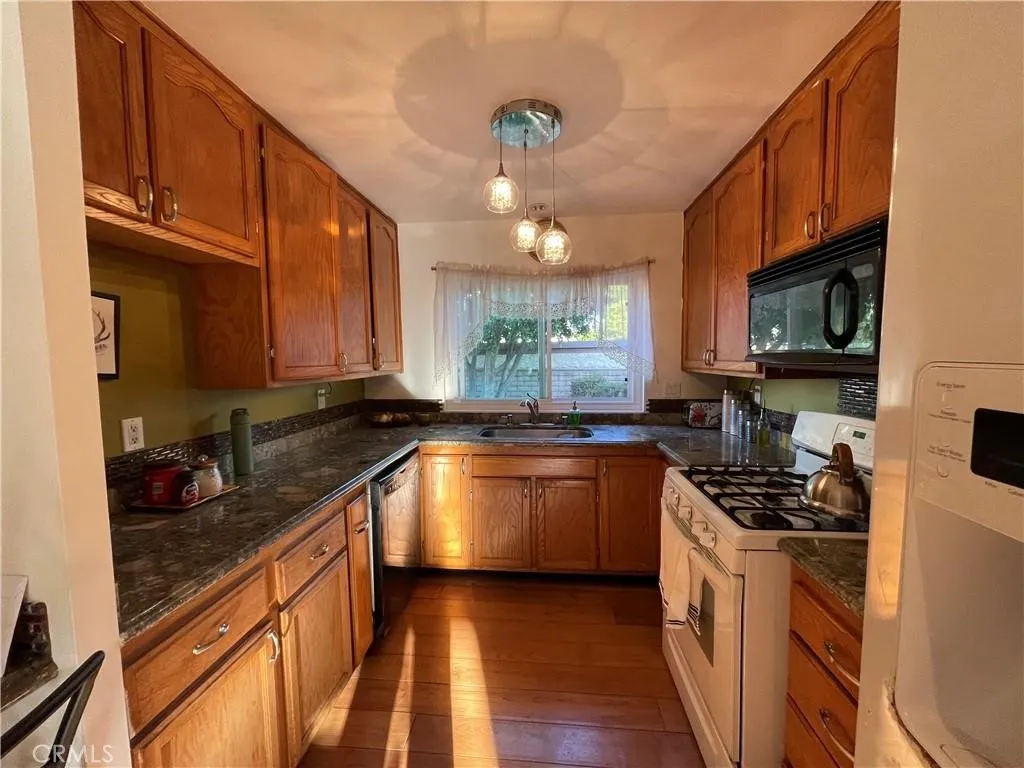 Additional image 15 of 6625 Wilbur Unit 13, Reseda, CA 91335