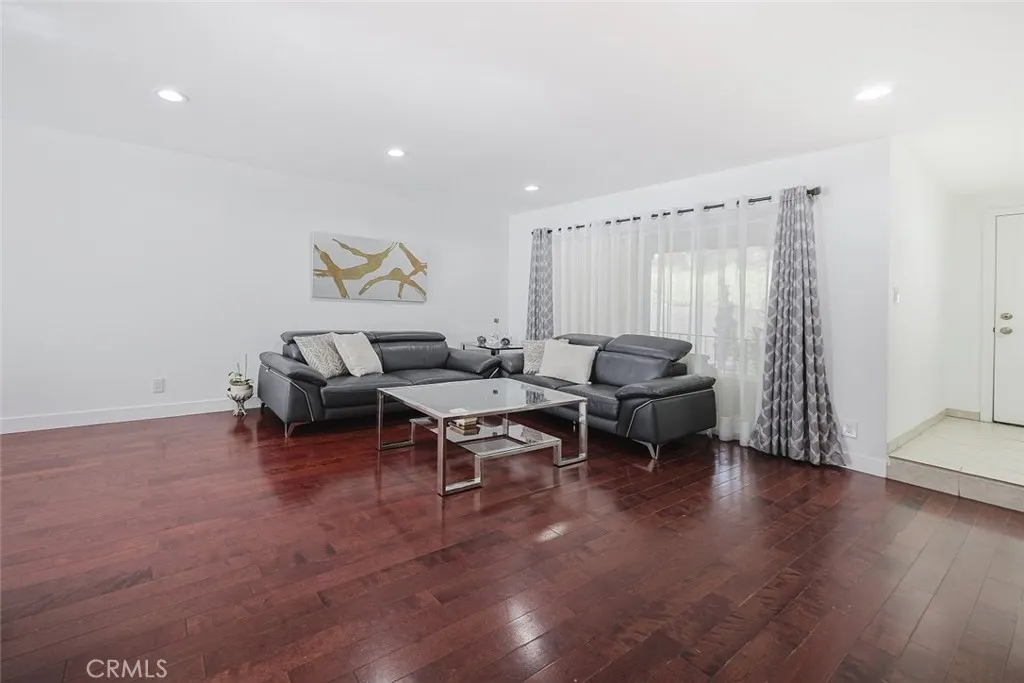 Additional image 16 of 9775 Via Roma, Burbank, CA 91504