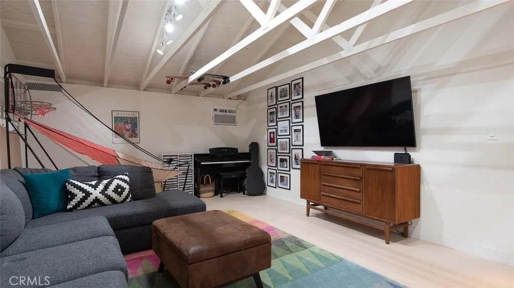 Additional image 70 of 28916 Valley Heights Dr, Agoura Hills, CA 91301