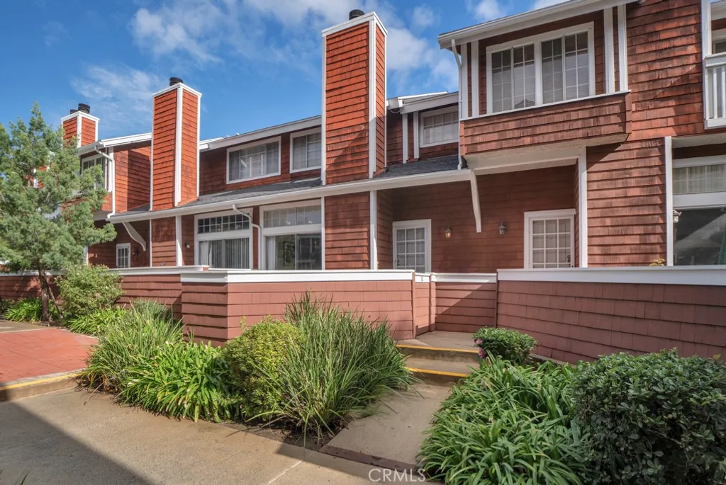 Additional image 4 of 19431 Sherman Way Unit 10, Reseda, CA 91335