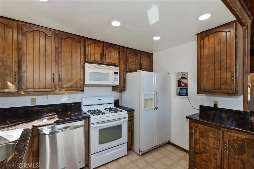 Additional image 18 of 27721 St Bernard Lane, Lake Arrowhead, CA 92352