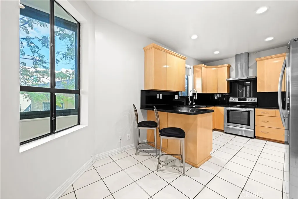 Additional image 19 of 1277 S Beverly Glen Boulevard Unit 405, Los Angeles, CA 90024