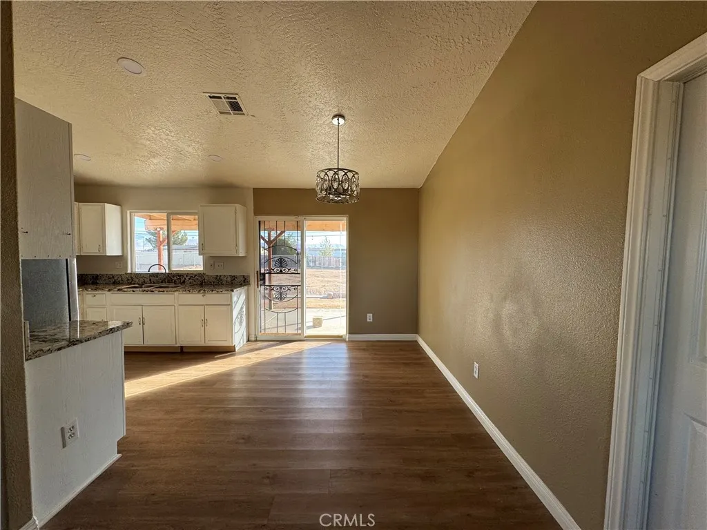 Additional image 14 of 20953 South Rd, Apple Valley, CA 92307
