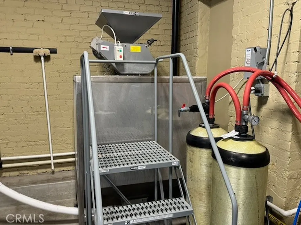 Additional image 37 of 585 E Thompson Boulevard, Ventura, CA 93001