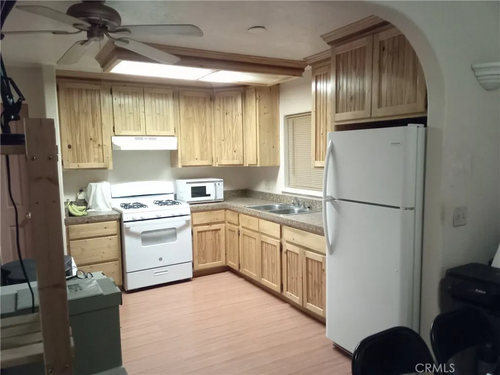 Additional image 40 of 21922 Ottowa Road Unit 1, Apple Valley, CA 92308