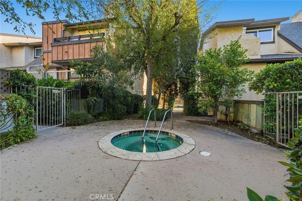 Additional image 86 of 13567 Valerio Street Unit F, Van Nuys, CA 91405