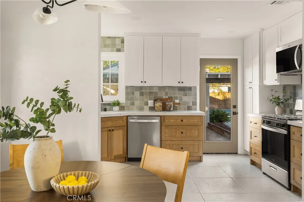 Additional image 11 of 7001 Lasaine Avenue, Van Nuys, CA 91406