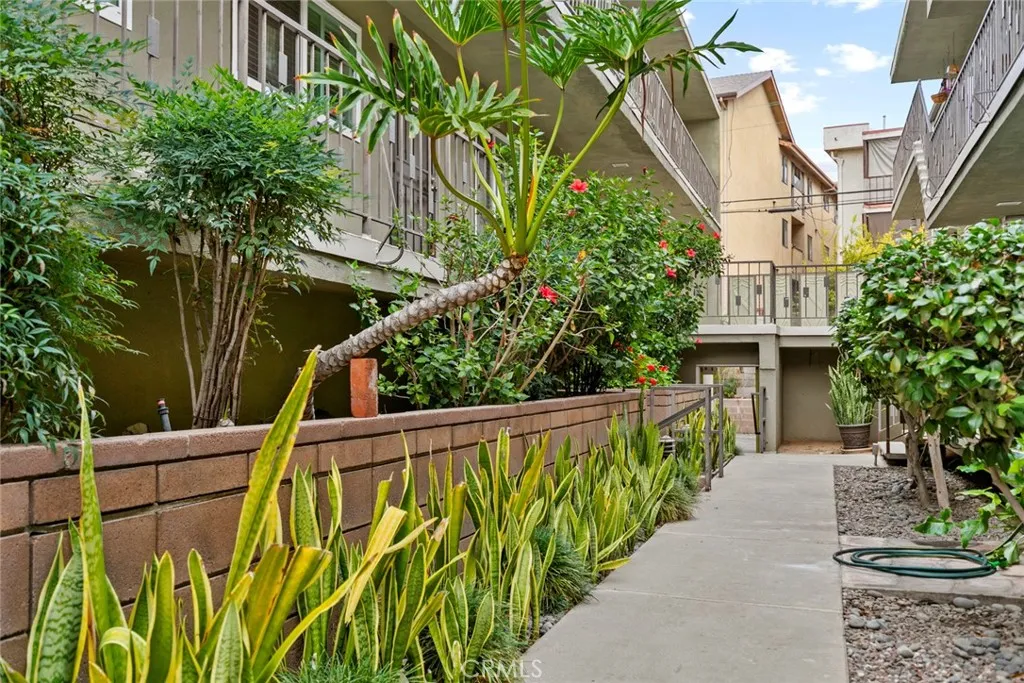 Additional image 90 of 587 South St Unit 18, Glendale, CA 91202