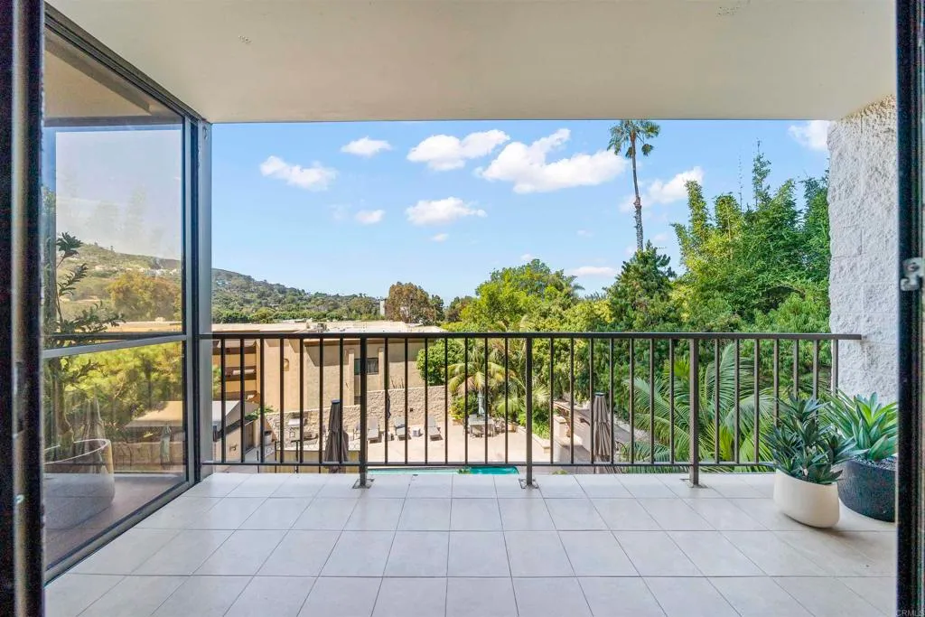 Additional image 80 of 2500 Torrey Pines Rd Unit 305, La Jolla, CA 92037