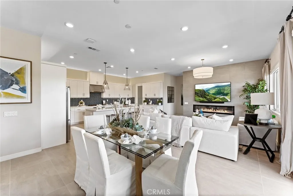 Additional image 11 of 419 Transport, Tustin, CA 92782