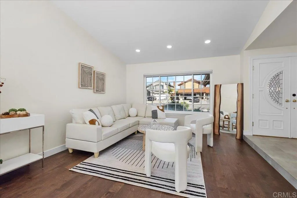 Additional image 10 of 9858 Via Caceres, San Diego, CA 92129