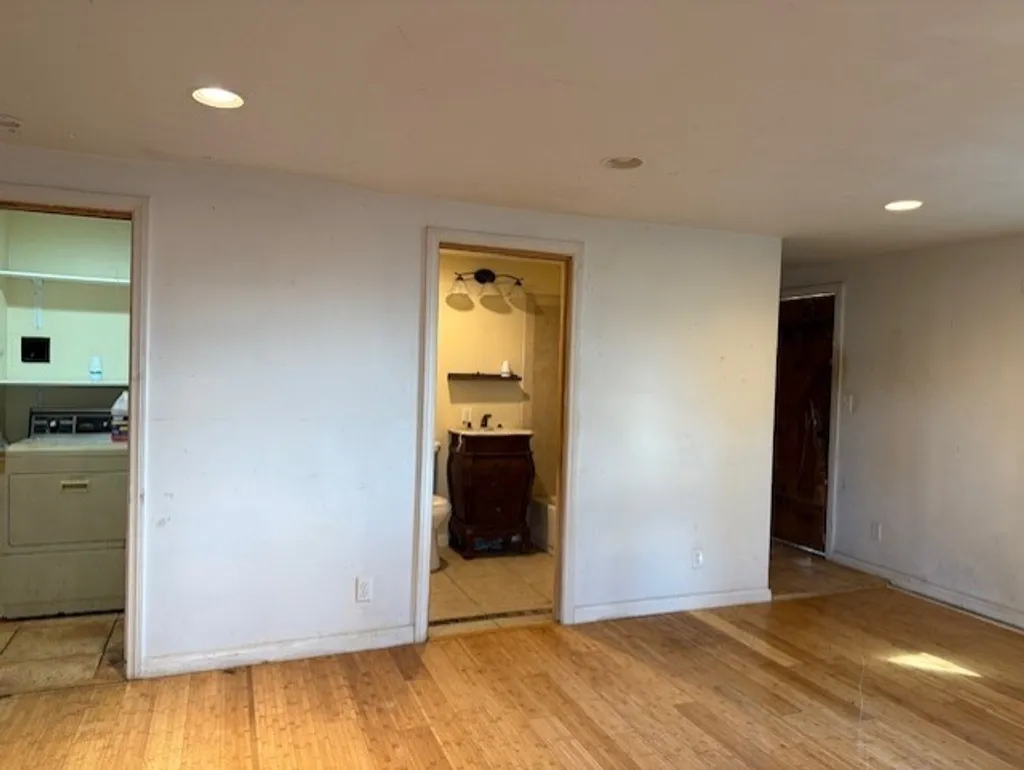 Additional image 4 of 3130 N Mount Curve Ave, Altadena, CA 91001