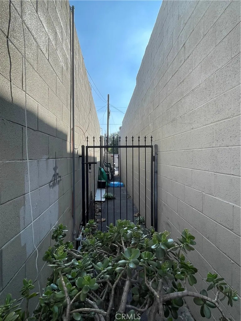 Additional image 51 of 1852 W 17th St, Santa Ana, CA 92706