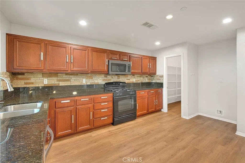 Additional image 56 of 8043 Jamestown Cir, Fontana, CA 92336