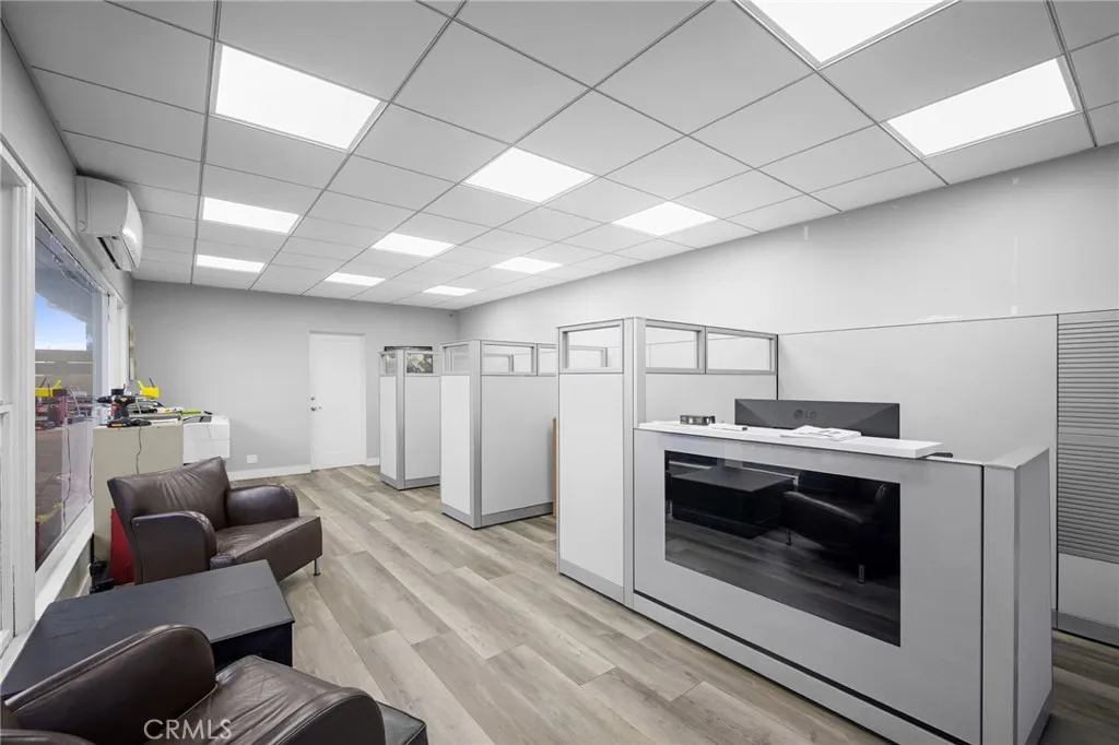 Additional image 5 of 2304 W Burbank Boulevard, Burbank, CA 91506